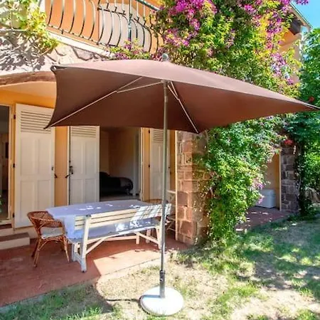 Apartment Superbe Appartement, Plein Centre Avec Jardin