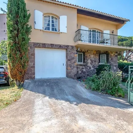 Lägenhet Superbe Appartement, Plein Centre Avec Jardin *