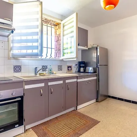 Superbe Appartement, Plein Centre Avec Jardin * سانت ماكسيم